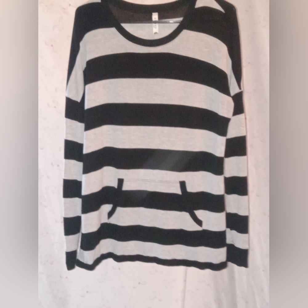Gray & Black Striped Juniors Top